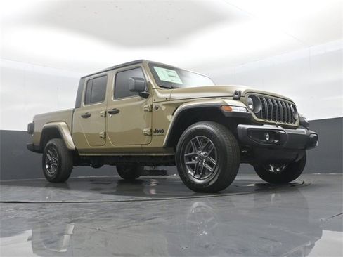 New 2025 Jeep Gladiator Sport image 51