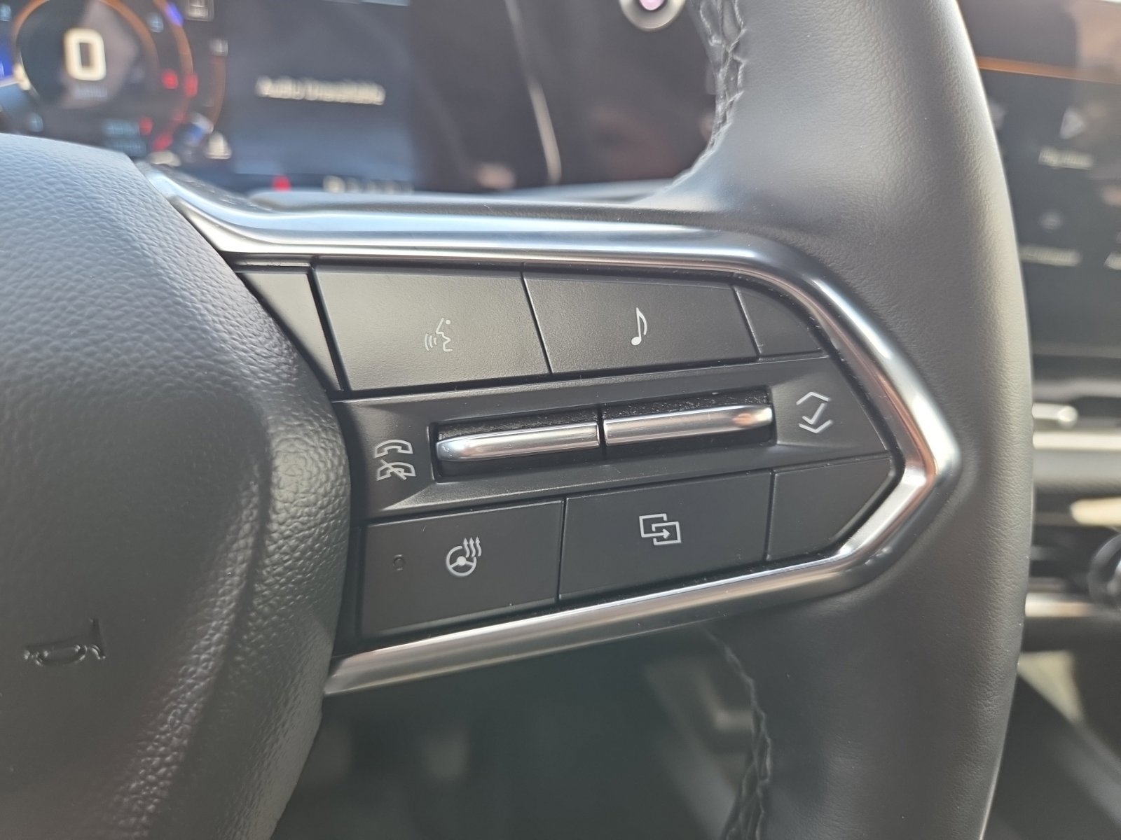 Used 2026 Chevrolet Equinox LT AWD/4WD image 25
