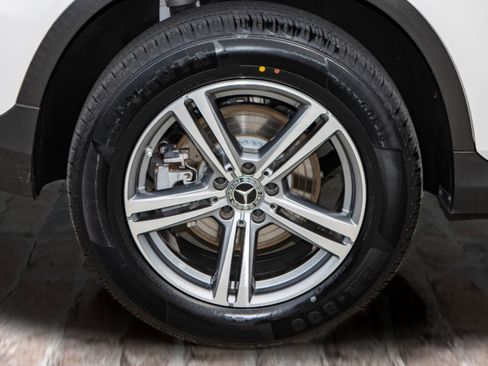 Used 2021 Mercedes-Benz GLC 300 w/ Premium Package image 38