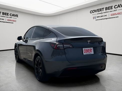 Used 2022 Tesla Model Y Long Range image 7