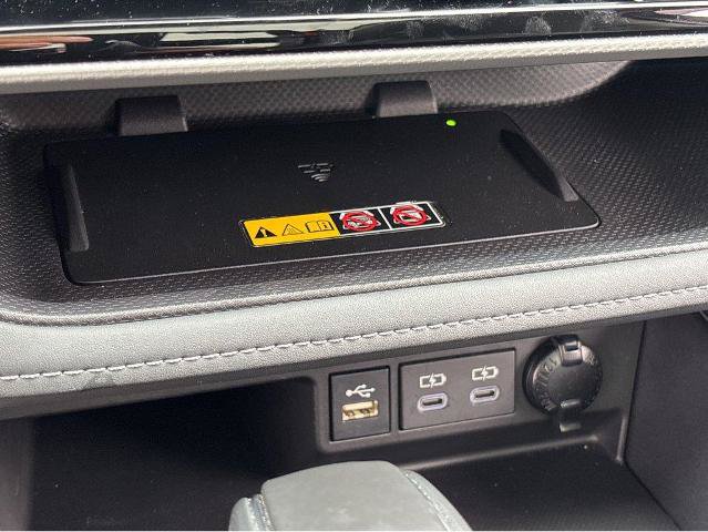 Used 2025 Toyota Highlander Platinum AWD/4WD image 29