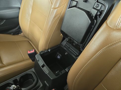 Used 2020 Jeep Wrangler Unlimited Sahara AWD/4WD image 29