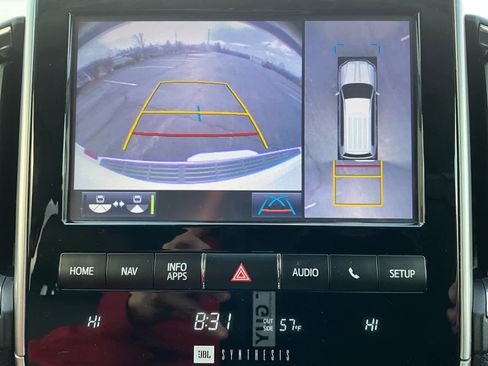 Used 2016 Toyota Land Cruiser image 15