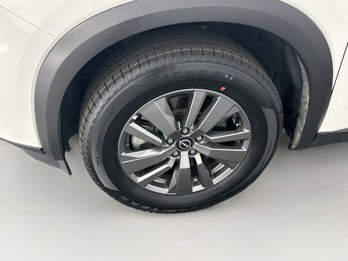 Used 2025 Nissan Pathfinder SV AWD/4WD image 11