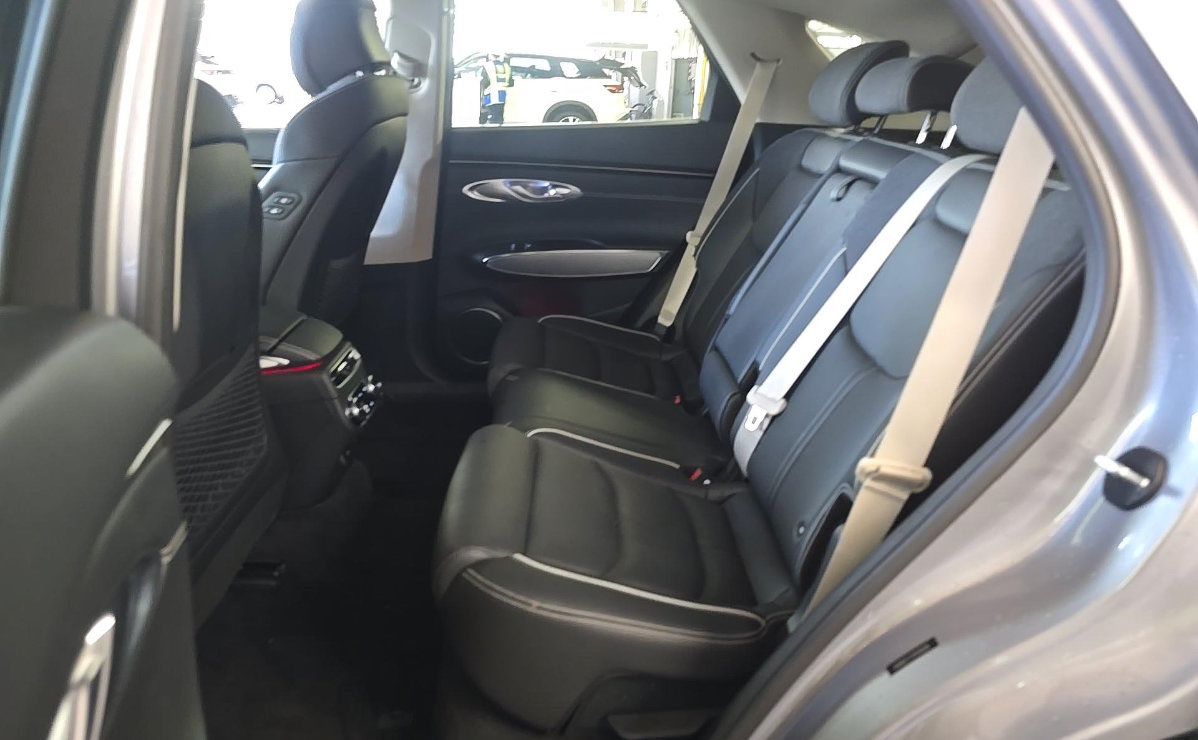 Used 2023 Genesis Electrified GV70 AWD/4WD image 11