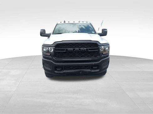 Used 2022 RAM 3500 Tradesman image 2