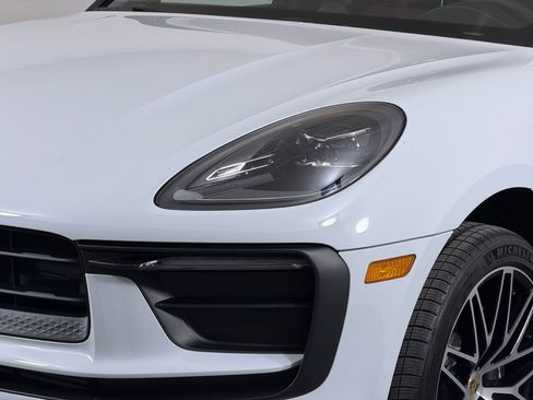 New 2026 Porsche Macan image 13