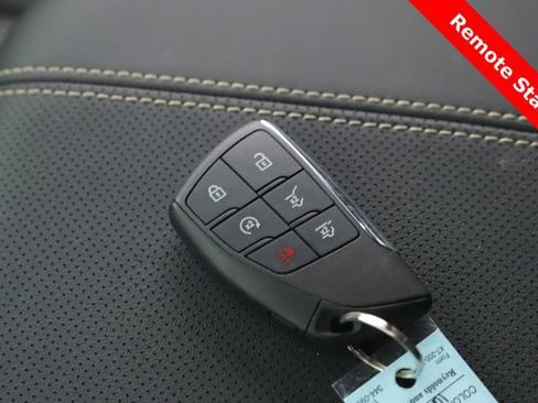 Used 2026 GMC Yukon Elevation image 3