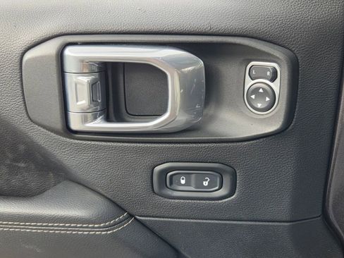 Used 2021 Jeep Wrangler Unlimited Sahara image 27