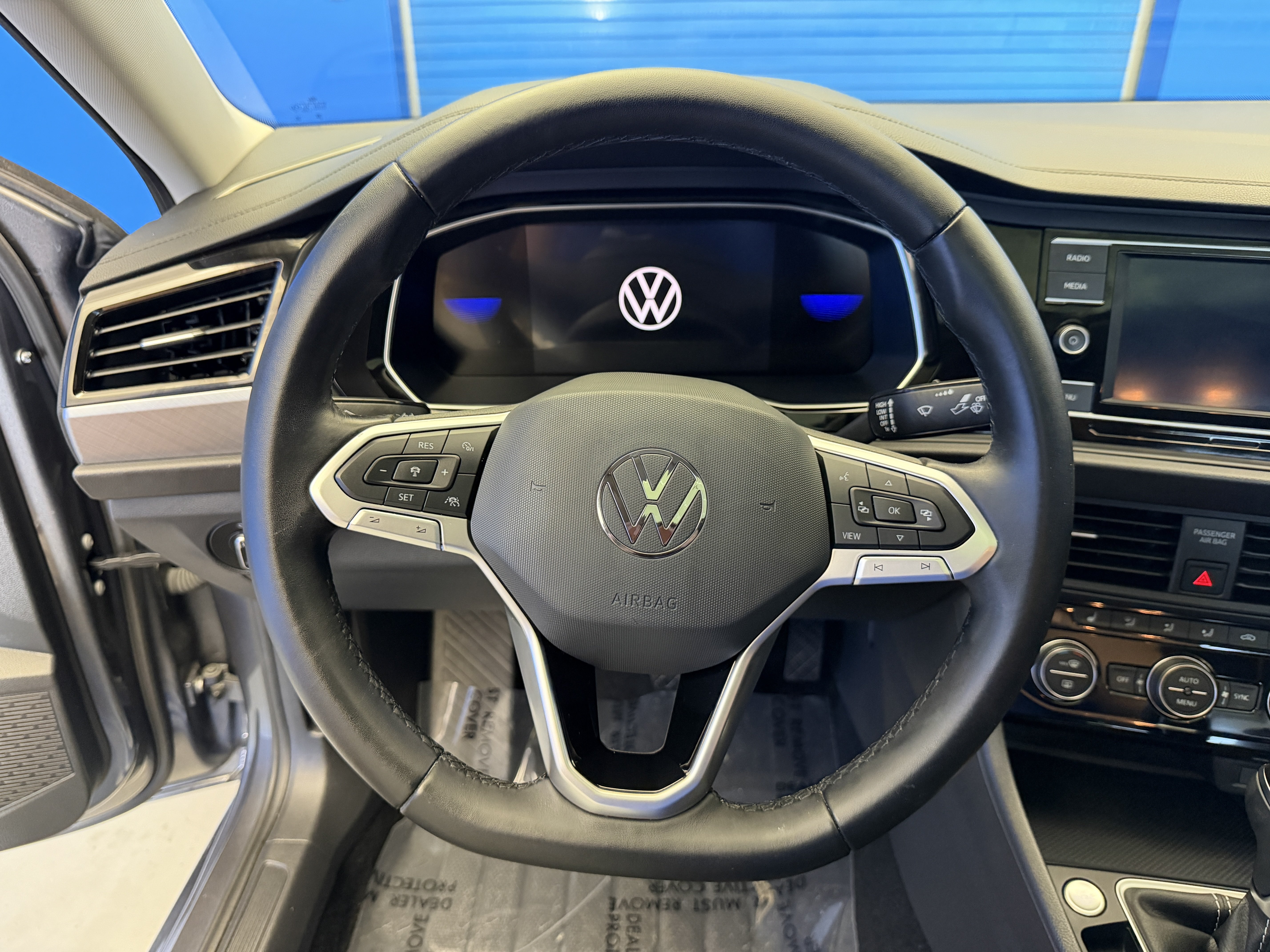 Used 2024 Volkswagen Jetta SE w/ Panoramic Sunroof Package FWD image 14