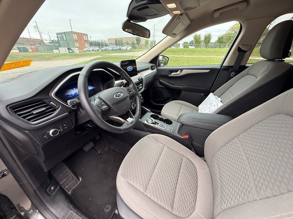 Used 2020 Ford Escape SE Sport FWD image 10