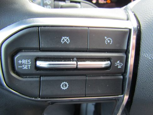 Used 2025 GMC Acadia Elevation FWD image 25