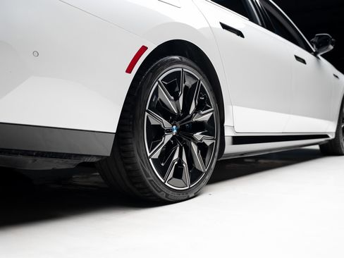 Used 2024 BMW i7 M70 AWD/4WD image 79