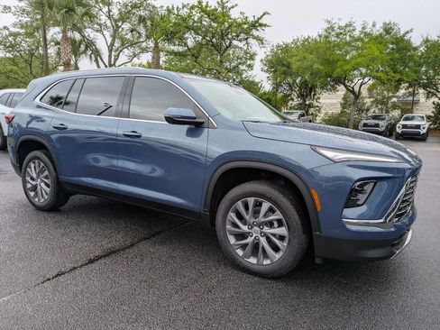 New 2026 Buick Enclave Preferred FWD image 2