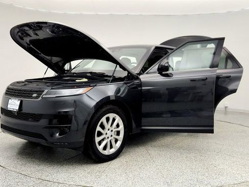 Used 2024 Land Rover Range Rover Sport SE image 9