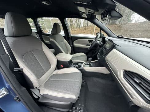 Used 2025 Subaru Forester image 18