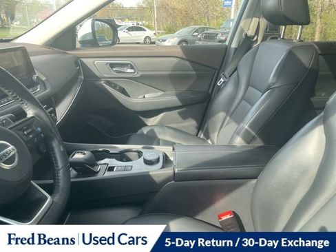 Used 2021 Nissan Rogue SV w/ Premium Package image 13