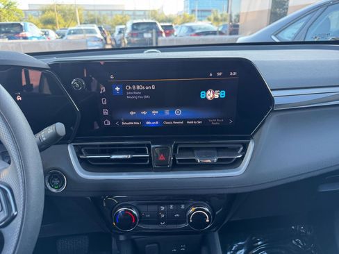 Used 2025 Chevrolet TrailBlazer LT image 18