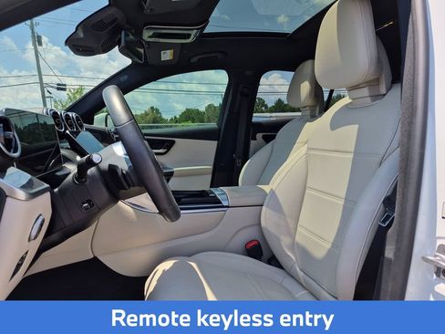 Used 2024 Mercedes-Benz GLC 300 4MATIC image 16