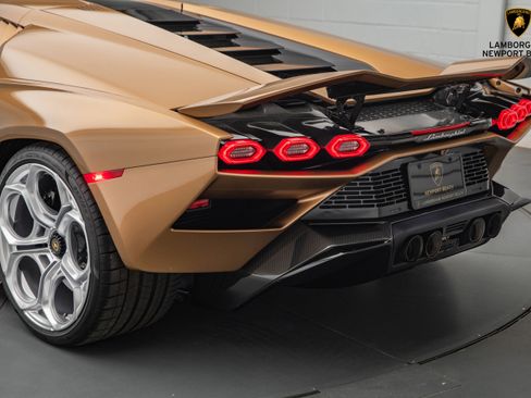 Used 2022 Lamborghini Aventador Countach image 16