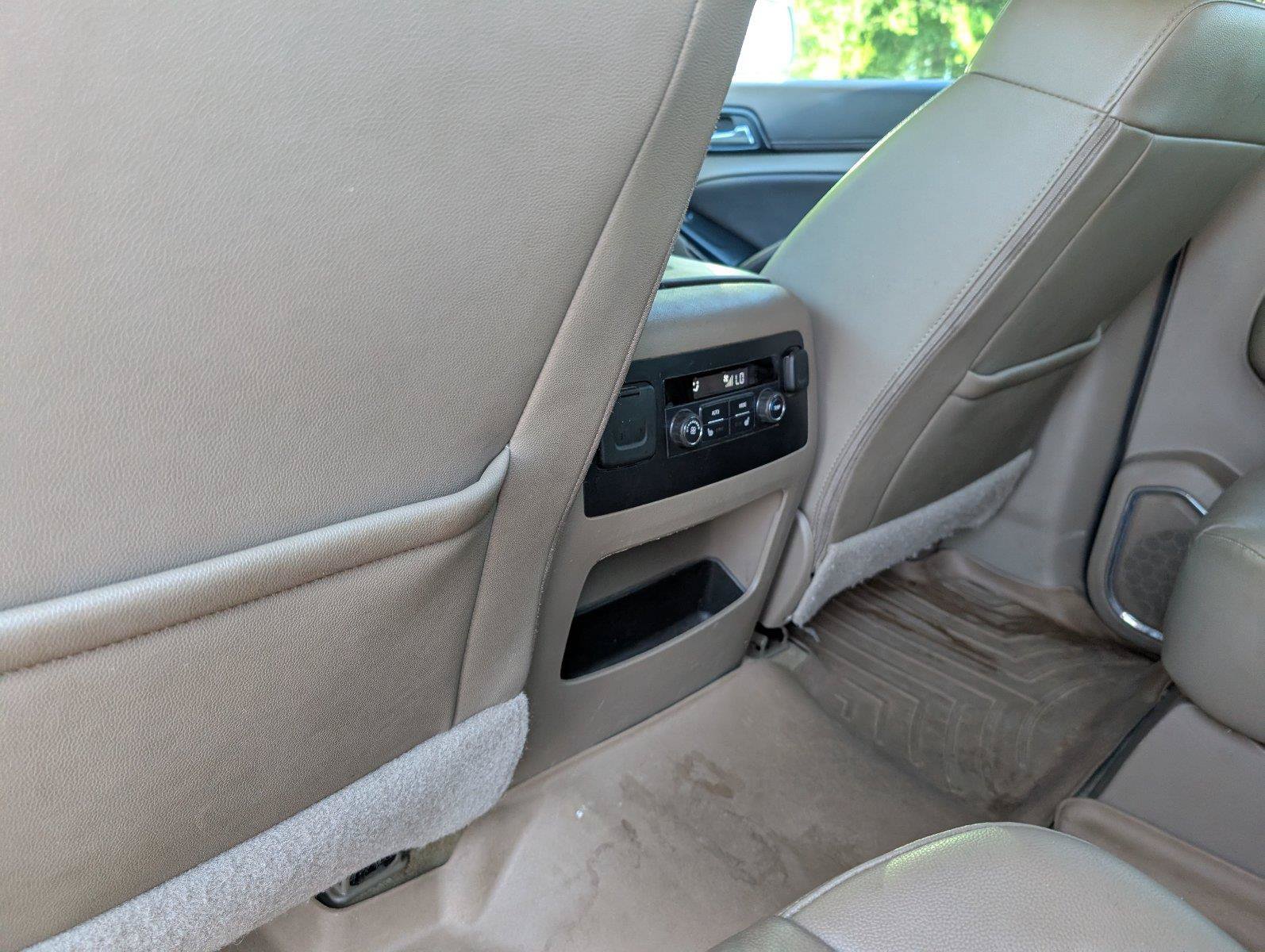 Used 2017 Chevrolet Tahoe LT w/ Luxury Package RWD image 33