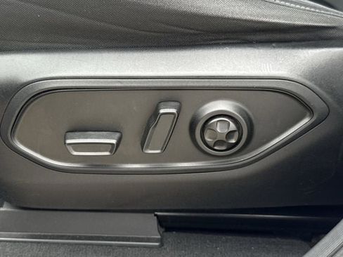 Used 2023 Jeep Grand Cherokee L Laredo image 25