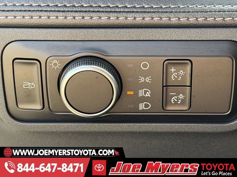 Used 2025 Ford Mustang Premium image 24