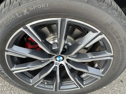 Used 2025 BMW X5 xDrive40i w/ Executive Package image 13