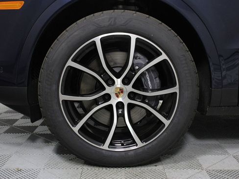 New 2026 Porsche Cayenne image 17