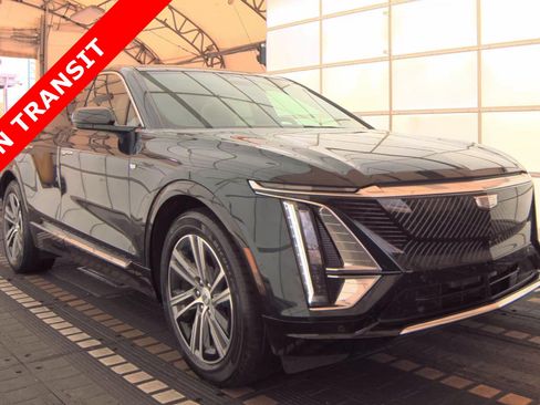 Used 2024 Cadillac Lyriq Luxury RWD image 3