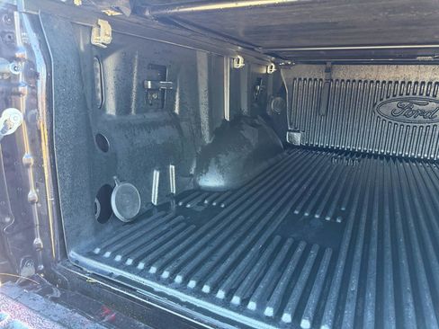 Used 2018 Ford F150 Lariat image 31