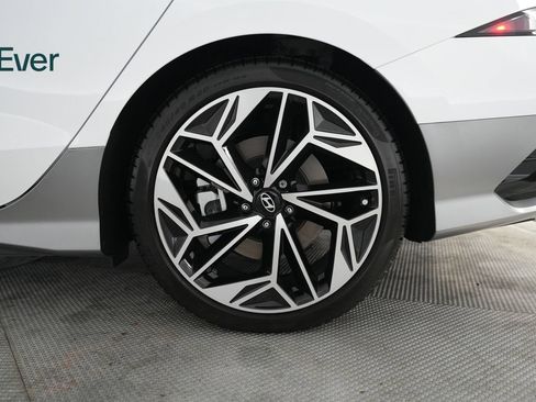 Used 2025 Hyundai Ioniq 6 SEL RWD image 9
