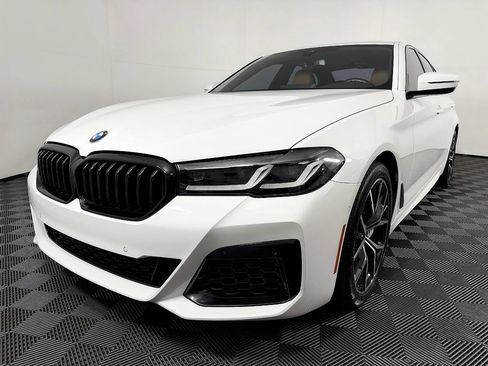 Used 2022 BMW 540i xDrive w/ M Sport Package AWD/4WD image 3