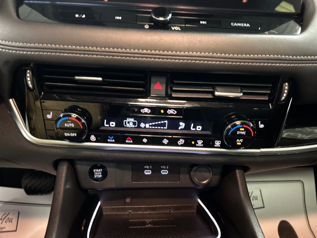 Used 2025 Nissan Rogue SL w/ Tech Package AWD/4WD image 17