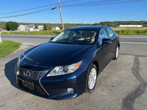 Used 2014 Lexus ES 350 w/ Luxury Package FWD image 2