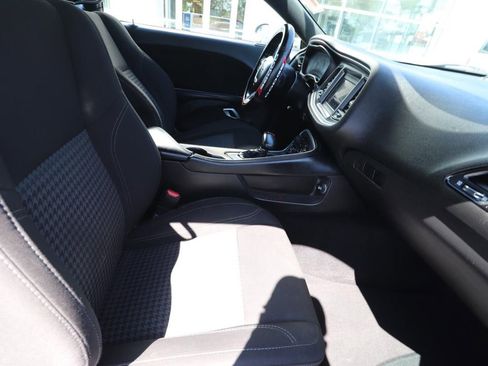 Used 2021 Dodge Challenger SXT w/ Driver Convenience Group RWD image 12
