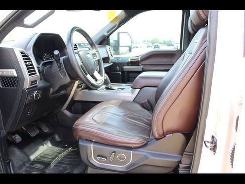 Used 2015 Ford F150 Platinum w/ Equipment Group 701A Luxury AWD/4WD image 15