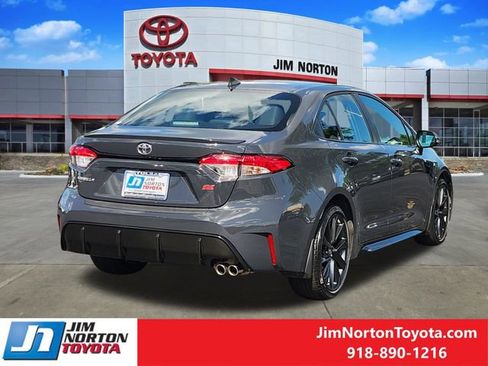 Used 2025 Toyota Corolla SE w/ SE Premium Package FWD image 6