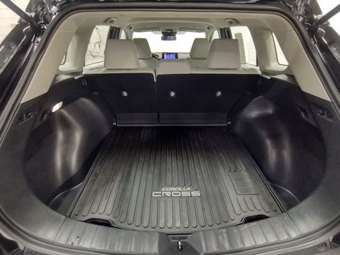 Used 2024 Toyota Corolla Cross L image 16