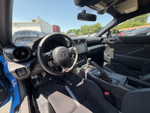 Used 2024 Toyota GR86 Premium RWD image 15