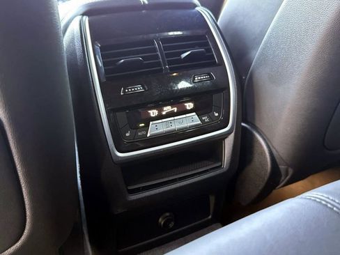 Used 2022 BMW X5 sDrive40i w/ M Sport Package RWD image 16