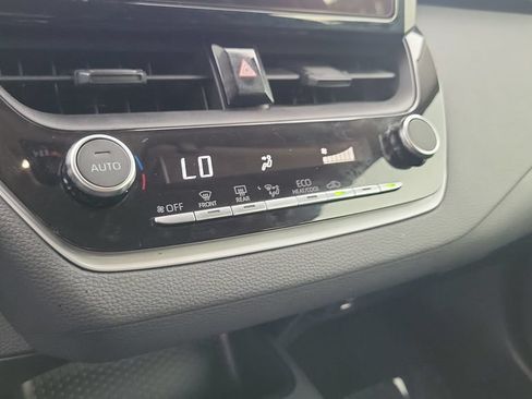 Certified 2025 Toyota Corolla LE FWD image 15
