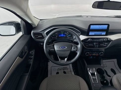 Certified 2022 Ford Escape SE w/ SE Sport Appearance Package image 22