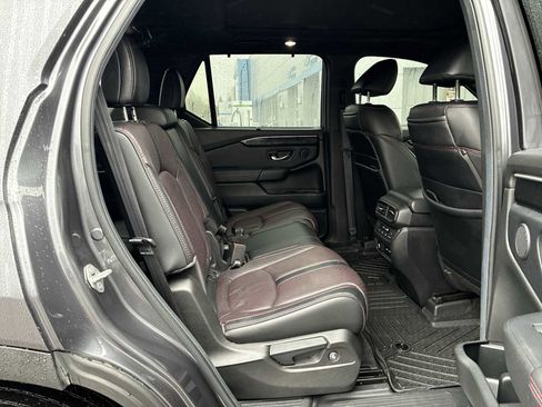 Used 2025 Honda Pilot Black Edition image 28