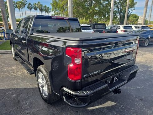 Used 2025 Chevrolet Silverado 1500 Custom image 2