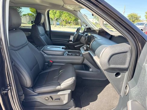 Used 2025 Ford Expedition Active RWD image 28