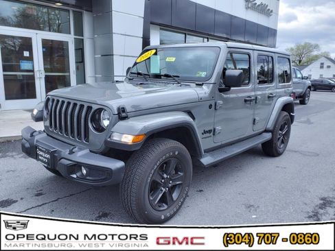 Used 2021 Jeep Wrangler Unlimited Sahara image 3