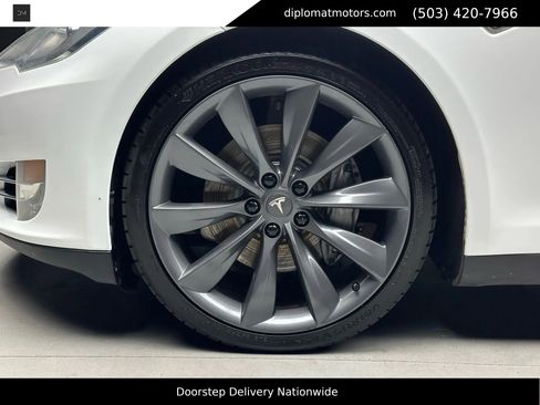 Used 2013 Tesla Model S Performance image 37
