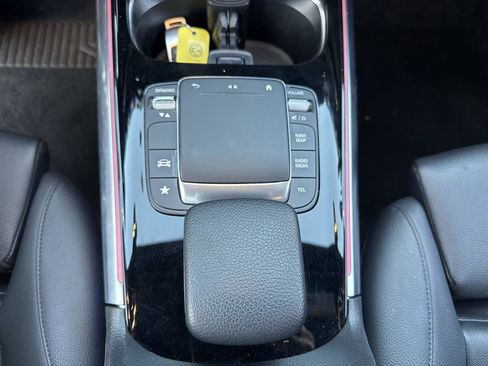 Used 2021 Mercedes-Benz GLA 250 w/ Premium Package image 23