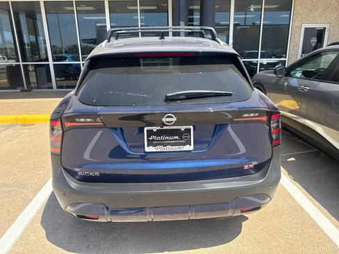 Used 2026 Nissan Kicks SR w/ SR Premium Package FWD image 6